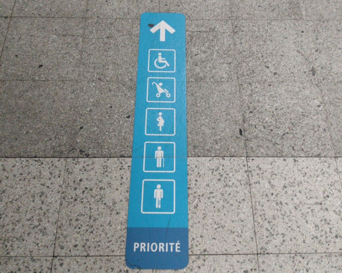 Floor markings for priority areas in a Montreal station